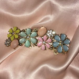 Beautiful flower bracelet 🌸✨